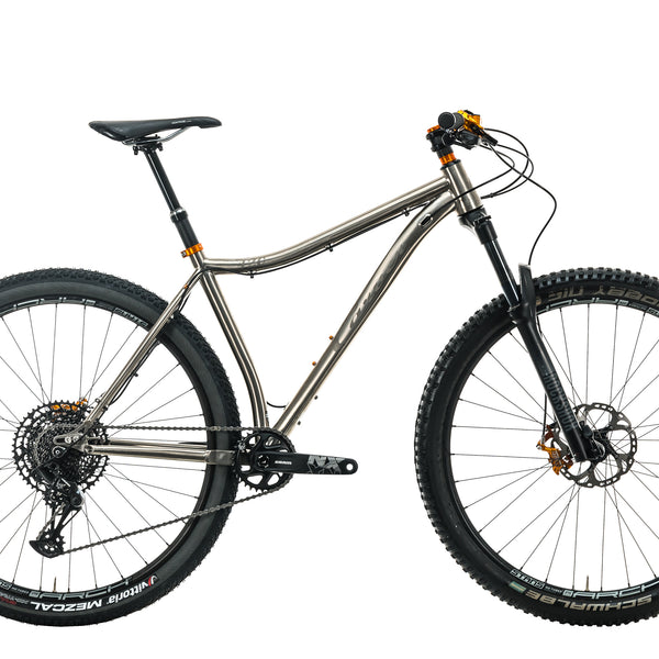 Carver Titanium 420 Mountain Bike 18