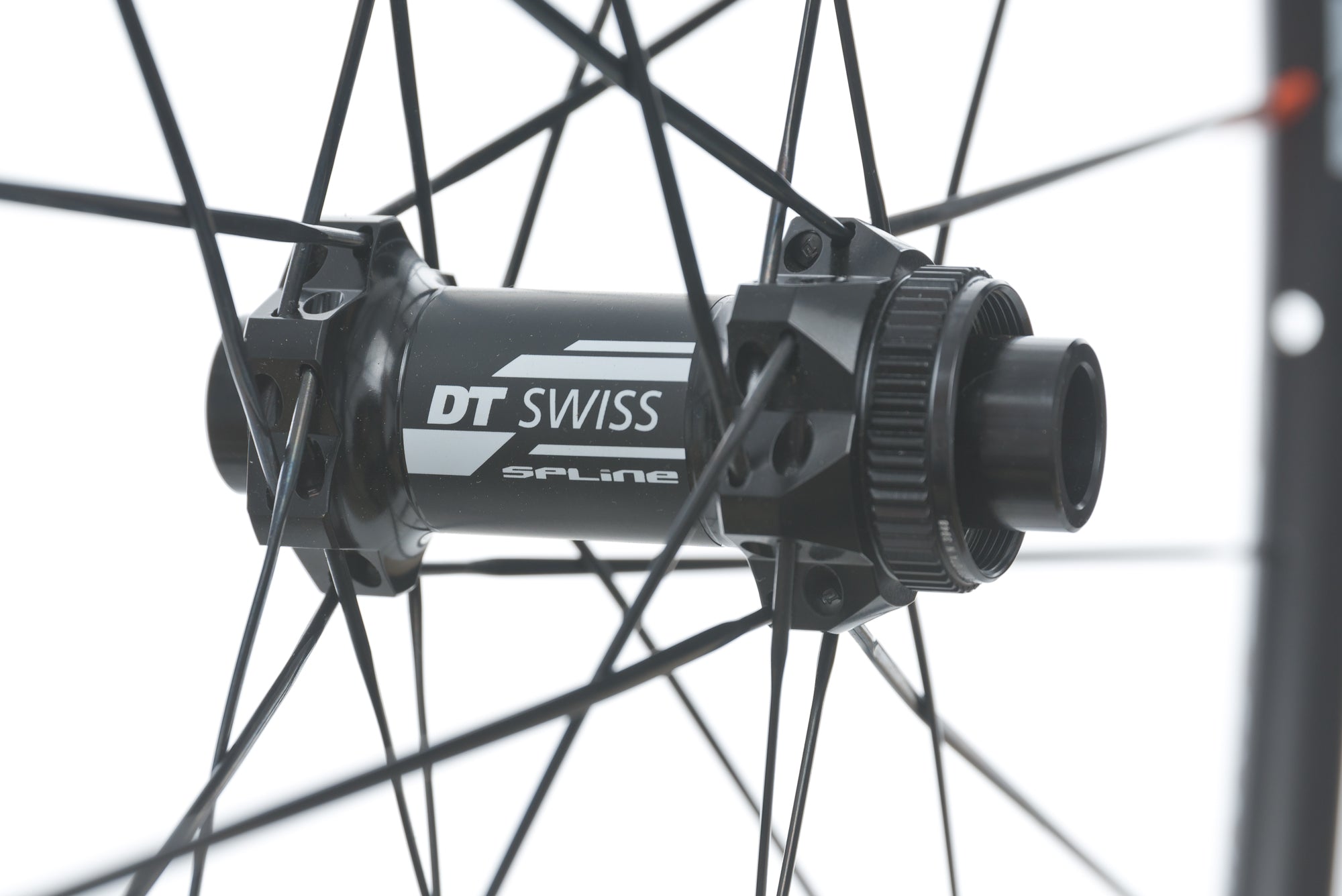 Paire De Roues DT Swiss R24 DB Spline 700c - Freins à Disque, Aluminium, Noir - Occasion