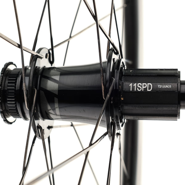 zipp 303 s carbon tubeless disc