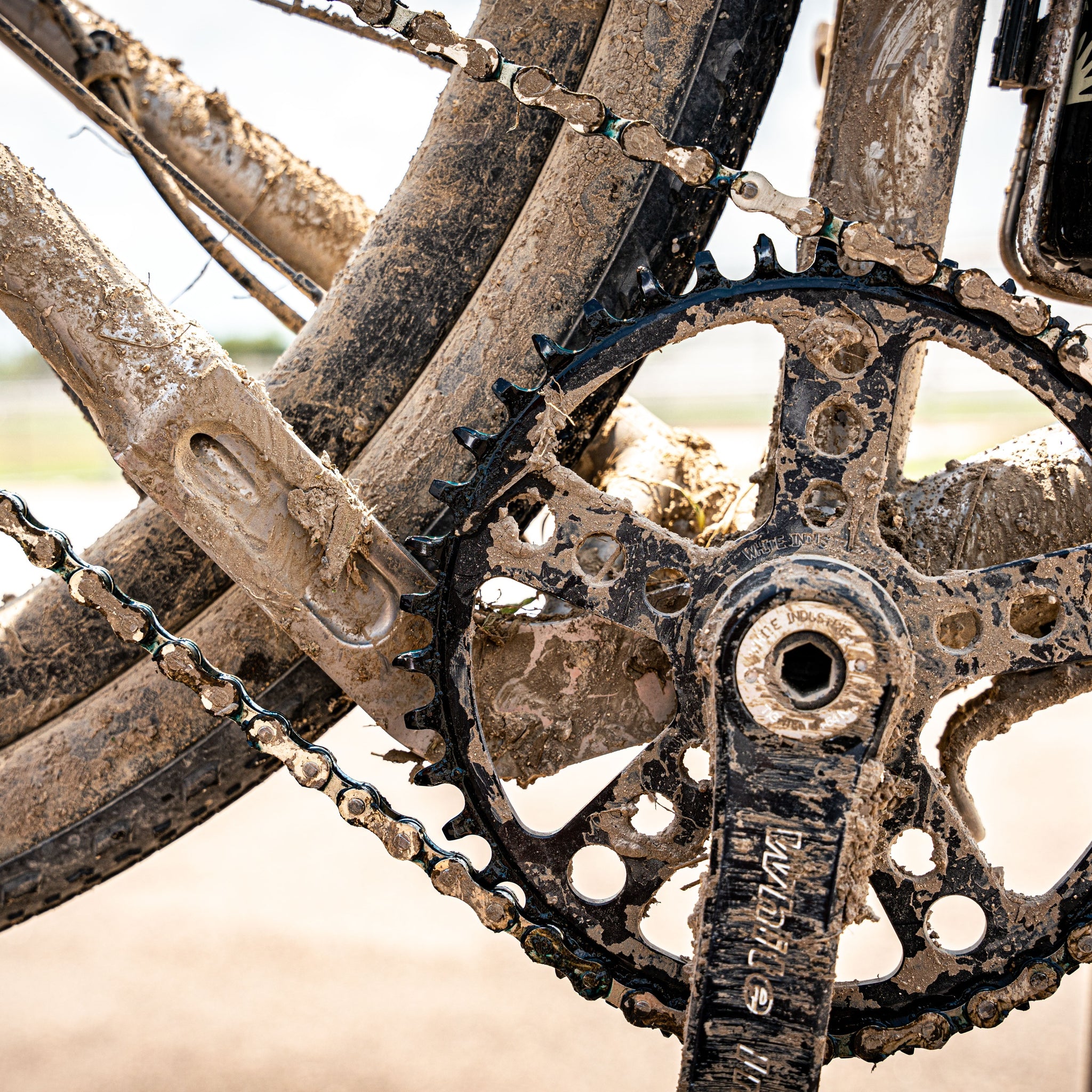Waxing Your Chain vs. Using Wet Lube for Dust, Mud, & Unbound Gravel