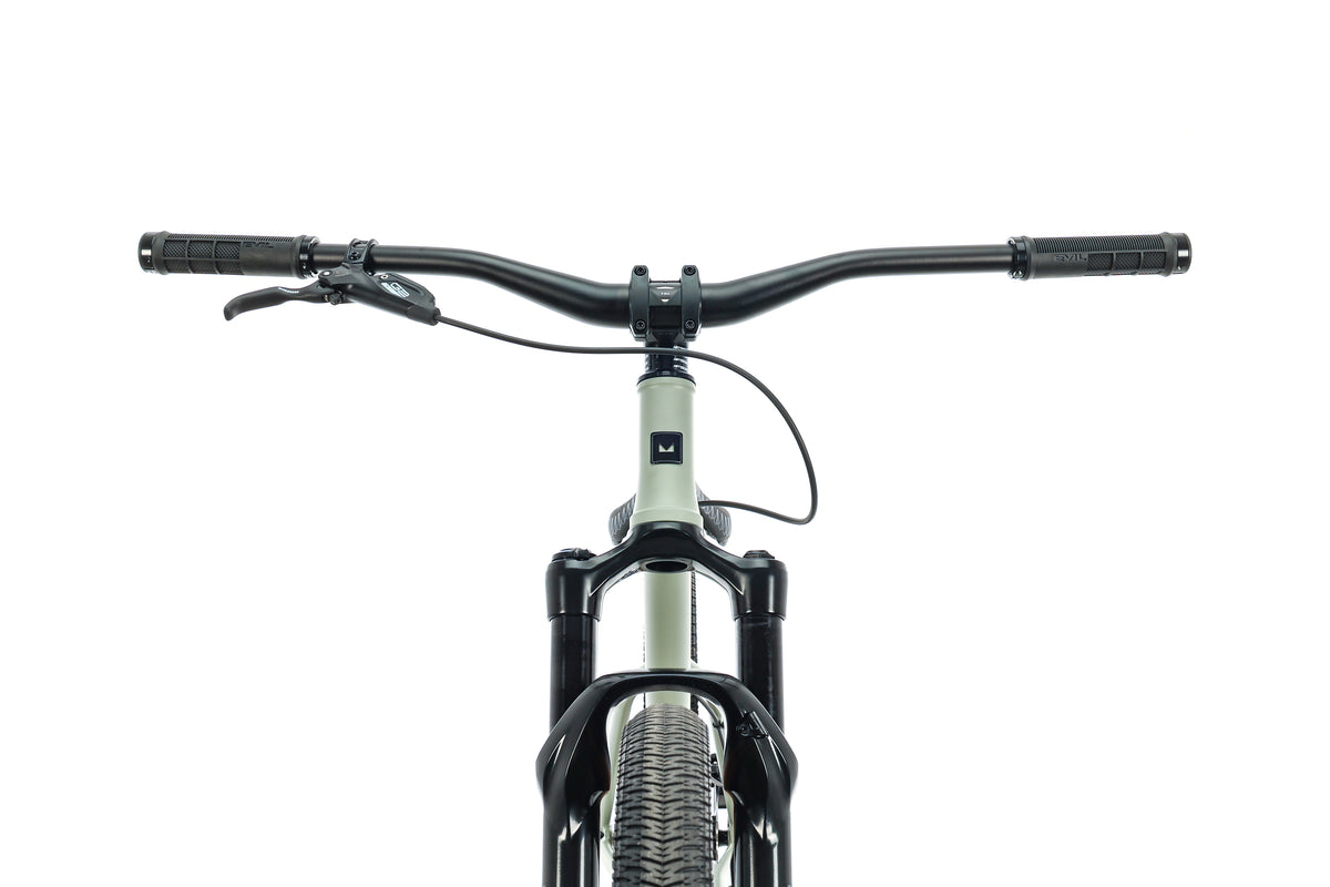 Evil Faction II Dirt Jumper 2023, Medium The Pro's Closet