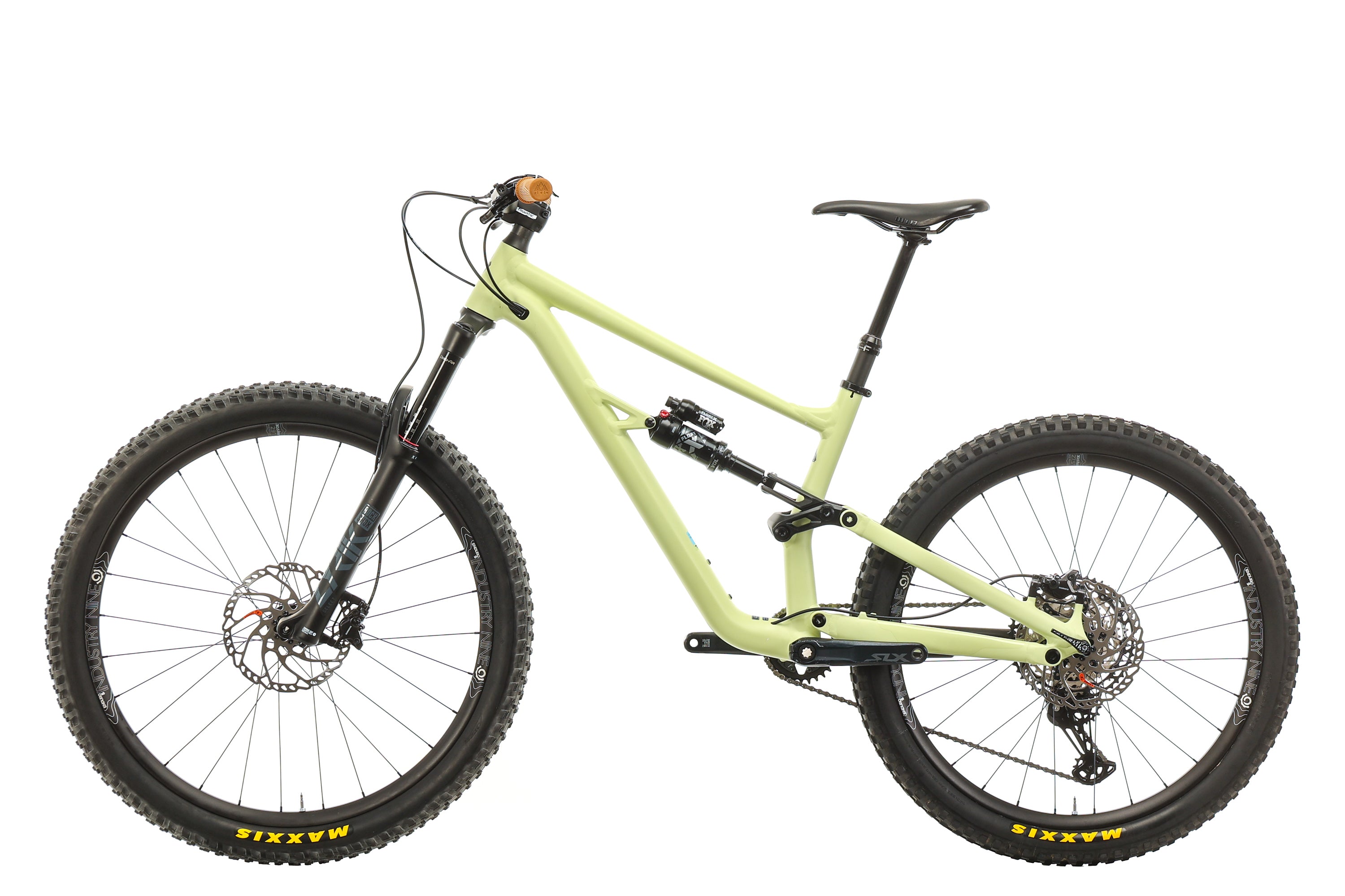 Specialized STATUS S3 マウンテンバイク Specialized Status 140 Mountain Bike - 2021, S3 | The Pro's
