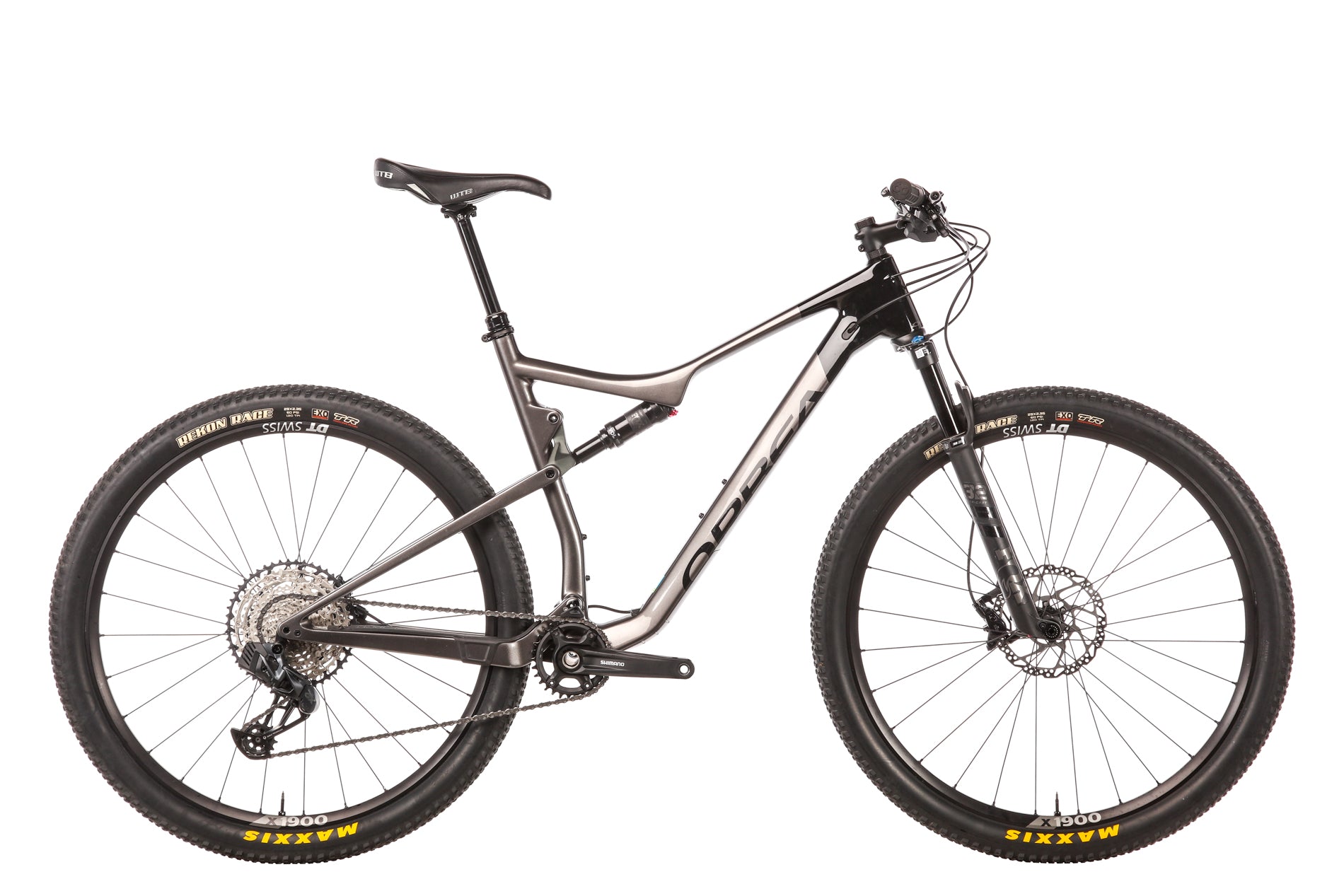 Advantages of Carbon Vs Aluminum Mountain Bikes: Unleash Performance