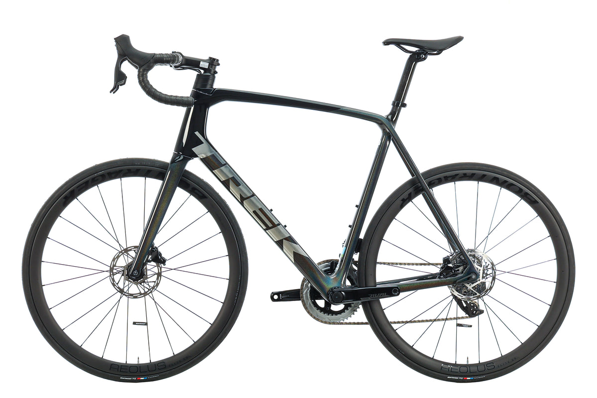 2022 Trek Émonda SL 6 Disc Road Bike 2022 Trek Émonda SL 6 Disc Road Bike