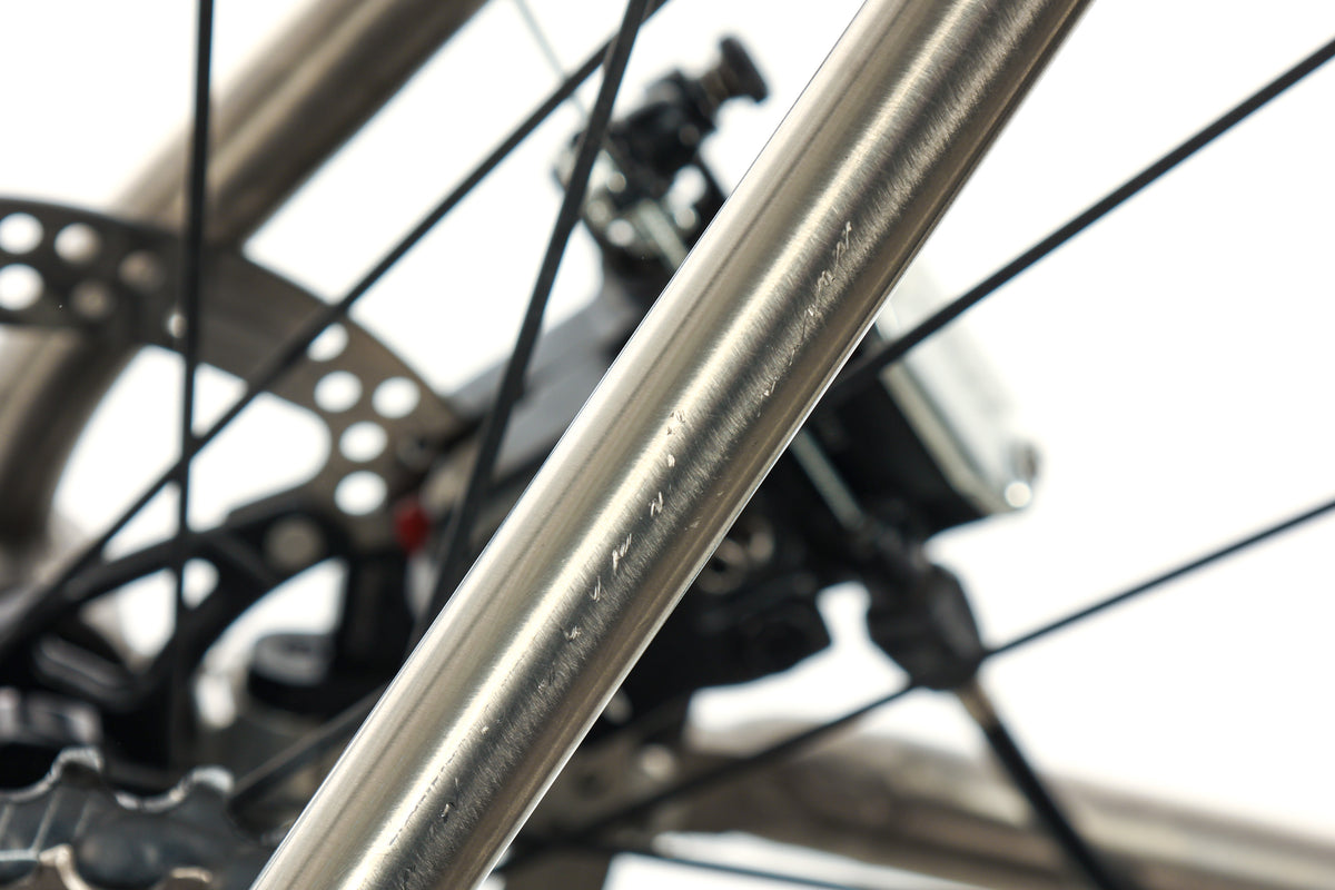 Lynskey R255 Disc Lynskey R300 Disc Red eTap AXS Road Bike - Mediu | The Pro's Closet