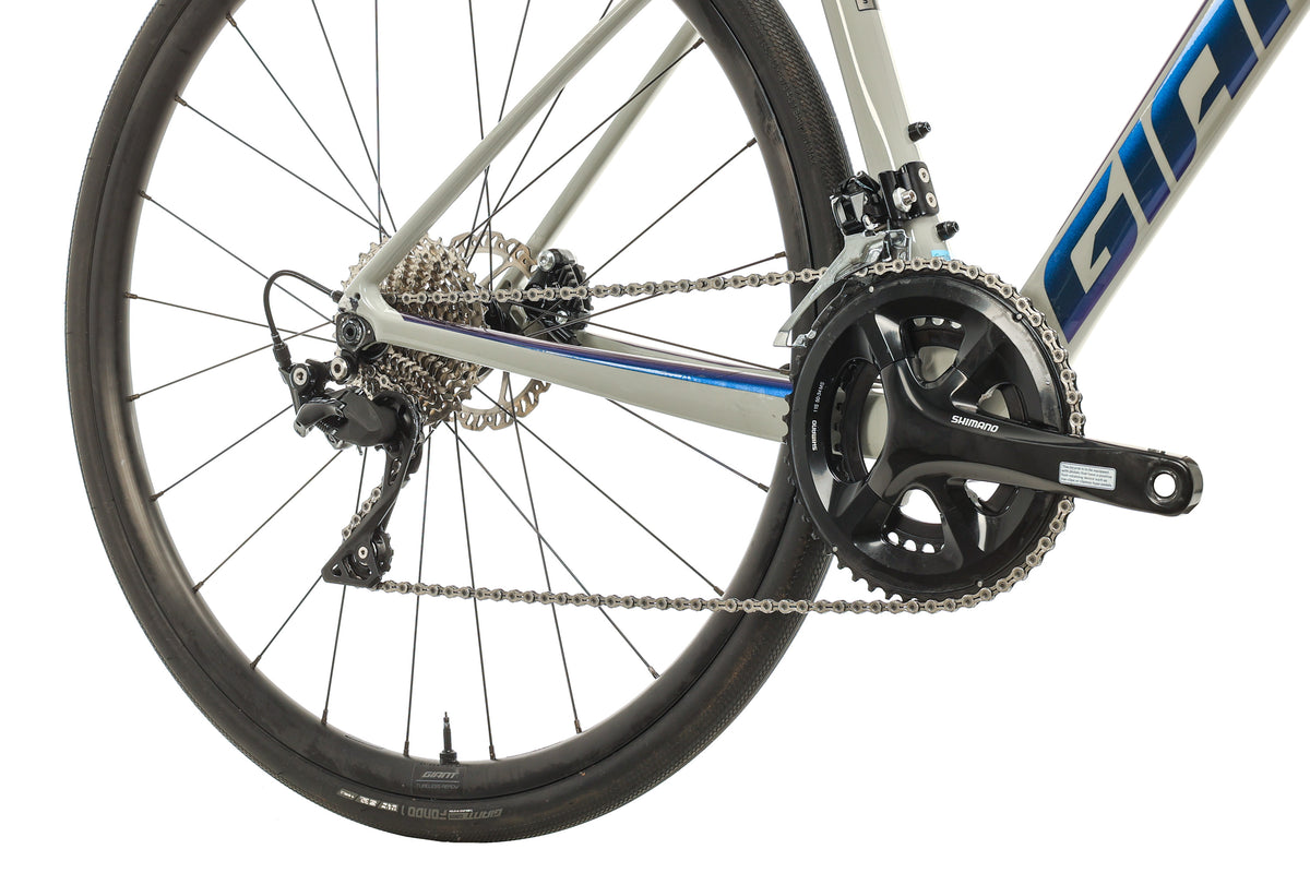 Giant Defy Advanced 2 Road Bike - 2022, Small | The Pro's Closet