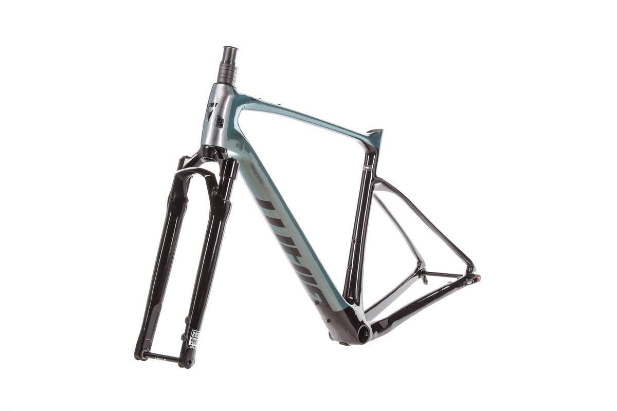 Giant Revolt X Advanced Pro 0 Med Large Frameset 2024 The Pro s giant-revolt-x-advanced-pro-0-med-large-frameset-2024-the-pro-s