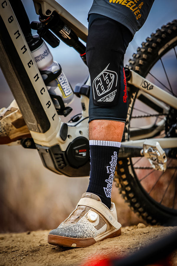 新品 Troy Lee Designs SPEED KNEE SLEEVE Troy Lee Designs Speed Pro Knee Sleeves | The Pro's Closet | APR10476