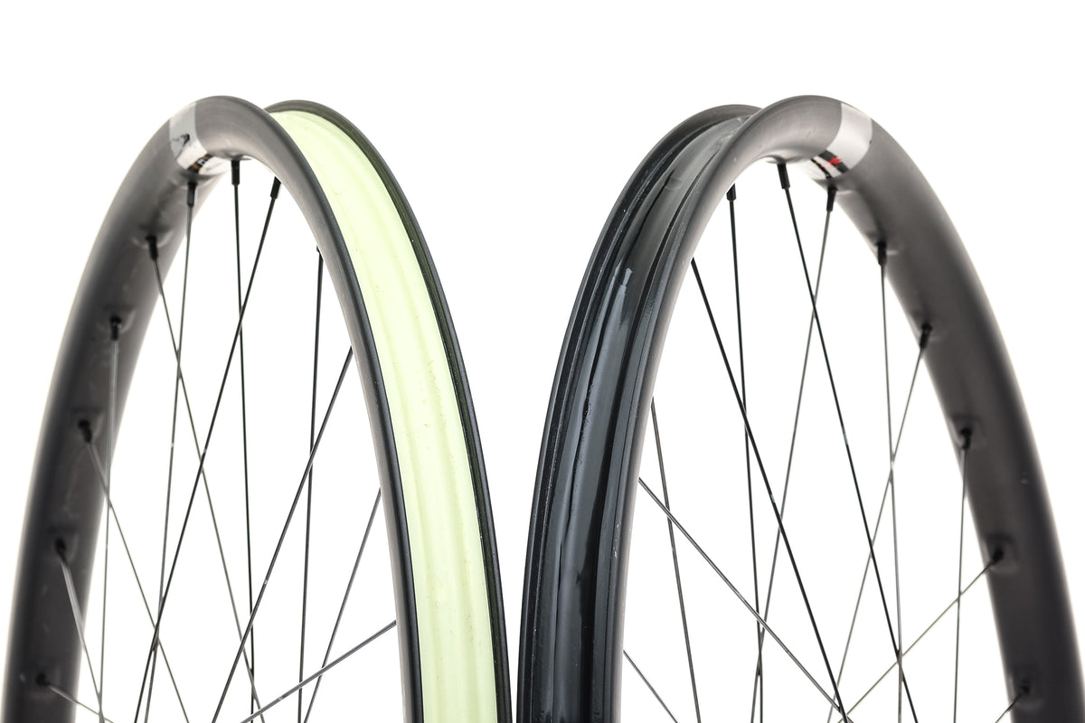 Reserve 27 Carbon 27.5" Tubeless Wheelset | The Pro's Closet – The Pro ...