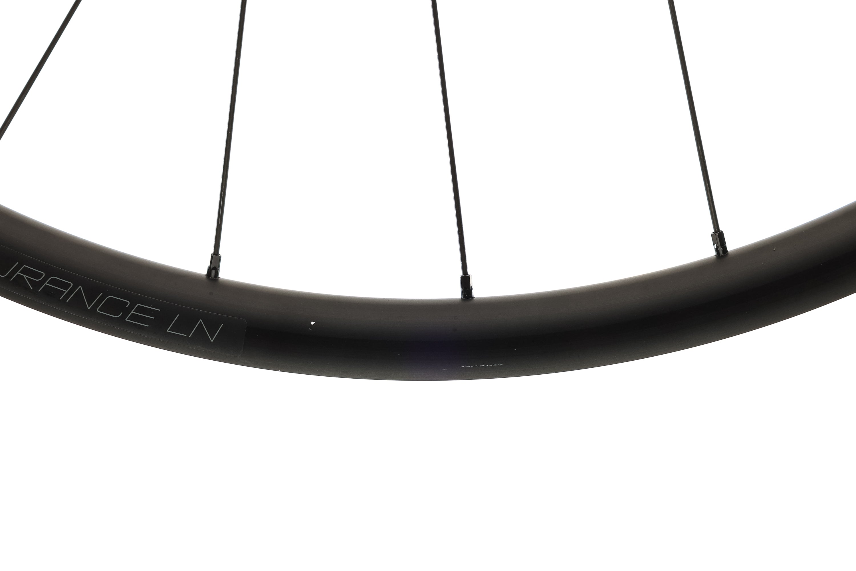 Le pneu Bontrager R3 se renouvelle et arrive en version tubeless Le pneu Bontrager R3 se renouvelle et arrive en version tubeless