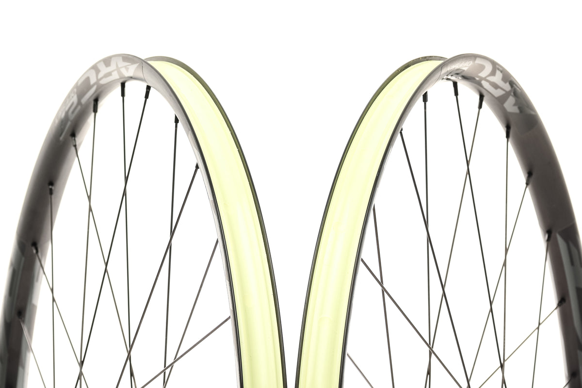 Race Face ARC 27 Offset Aluminum Tubeless 29