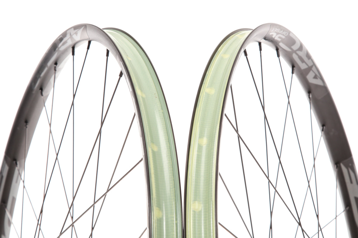 Race Face ARC 30 Offset Aluminum Tubeless 29