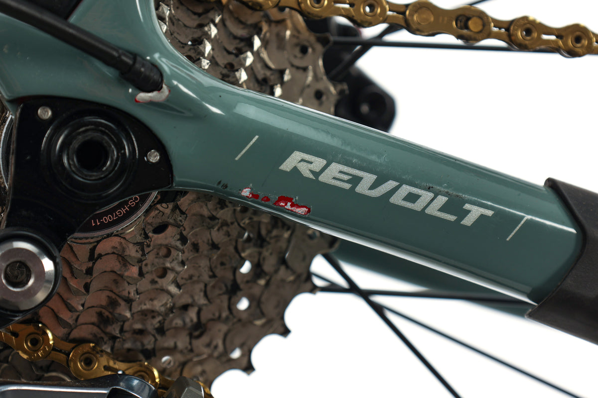 Giant Revolt Advanced 2 Gravel Bike 2019, Medium Weight, Price