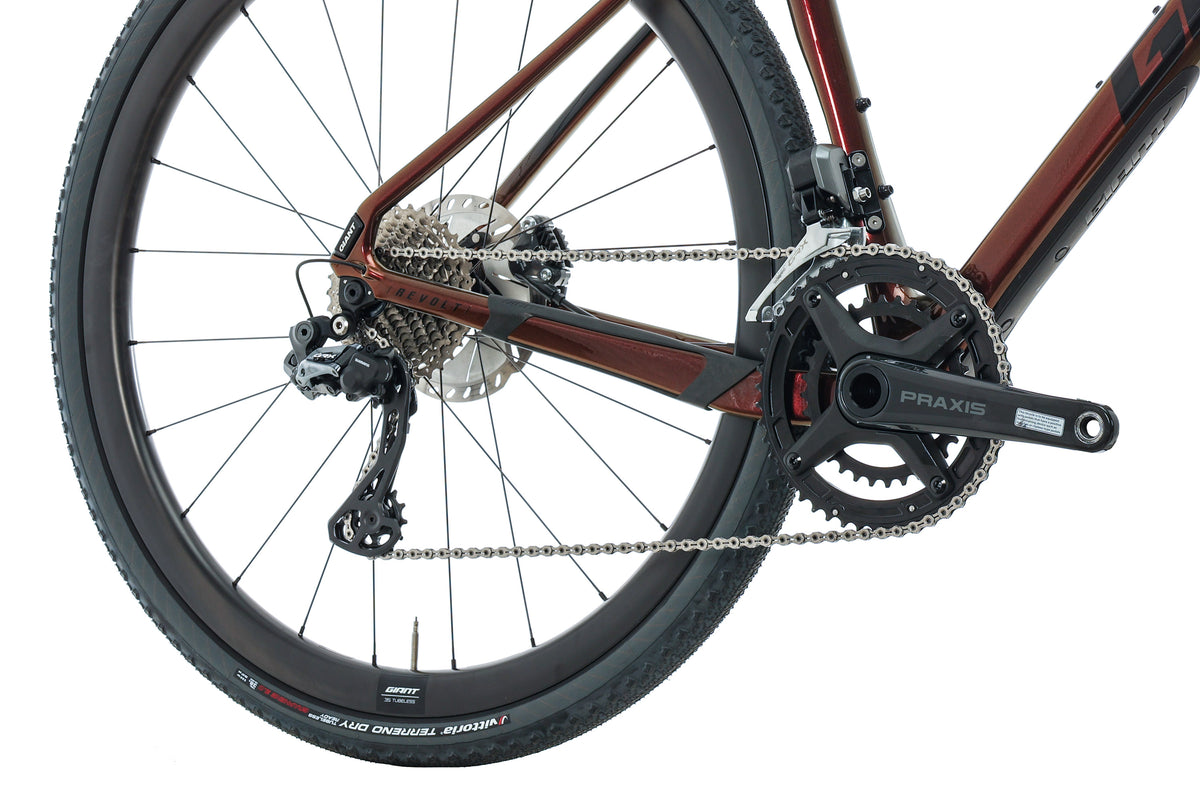 Giant Revolt Advanced Pro 1 Gravel Bike - 2021, Med/Large | Weight, Price, Specs, Geometry, Size Guide
