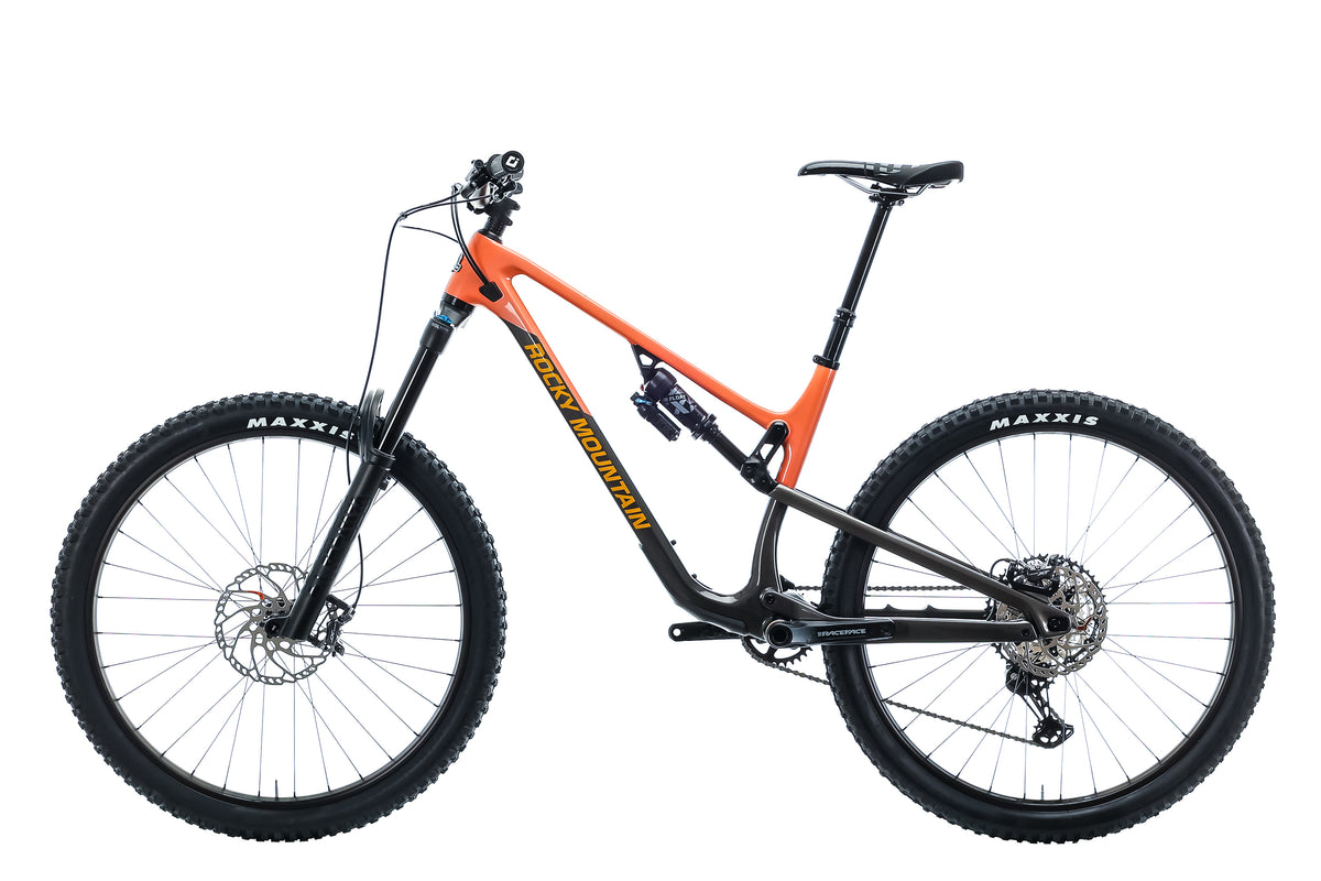 Rocky Mountain Altitude Carbon 50 Mountain Bike | The Pro's