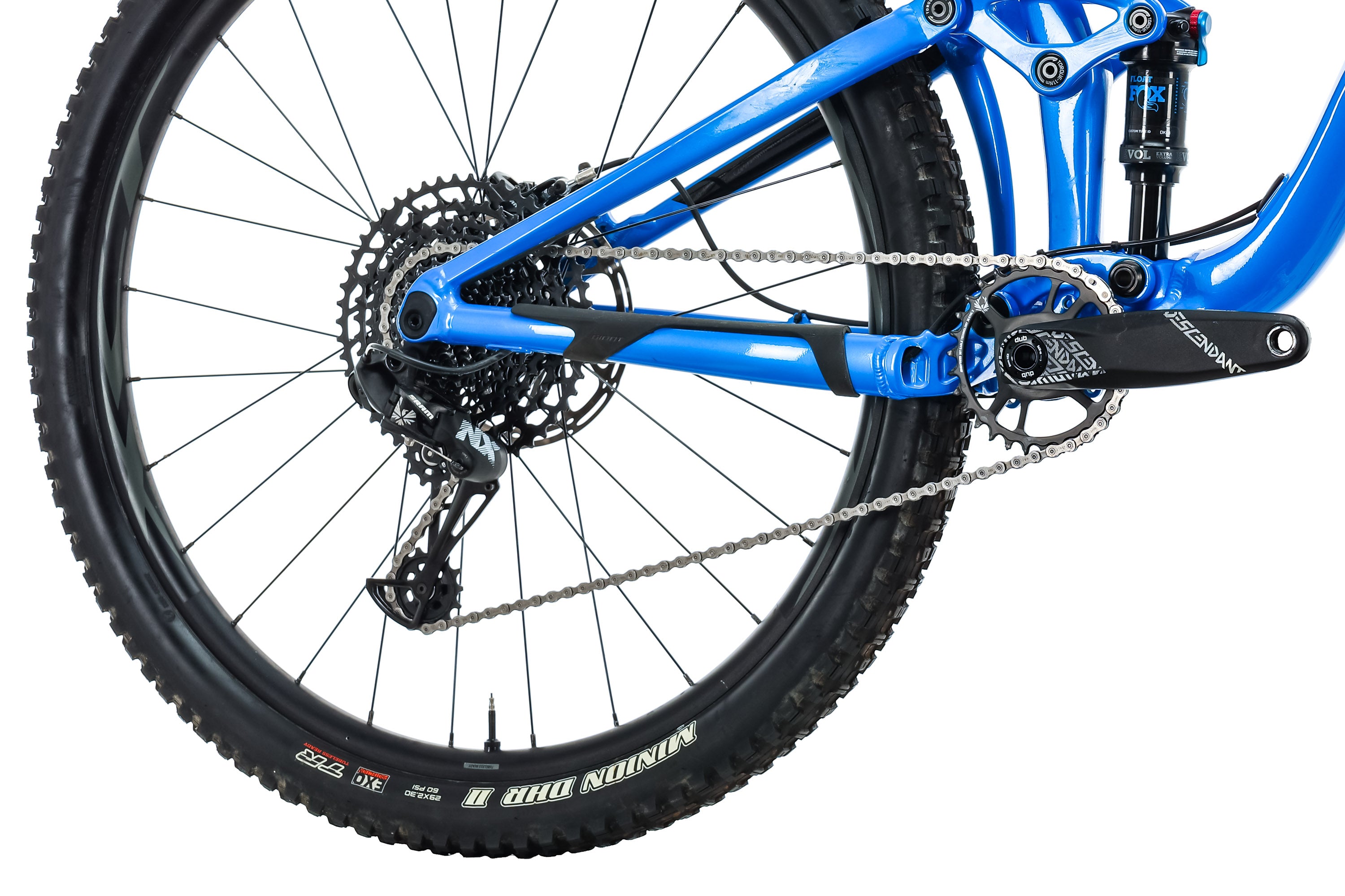 giant dub bicycle Escape 2 Disc and confident upright positioning offer a balanced Giant Talon 2 Asphalt Green