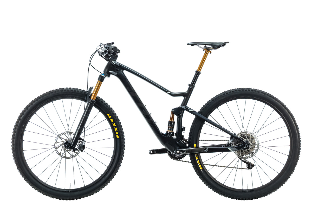 Scott Spark 900 Premium Mountain Bike - 2017, Medium | Weight, Price, Specs, Geometry, Size Guide