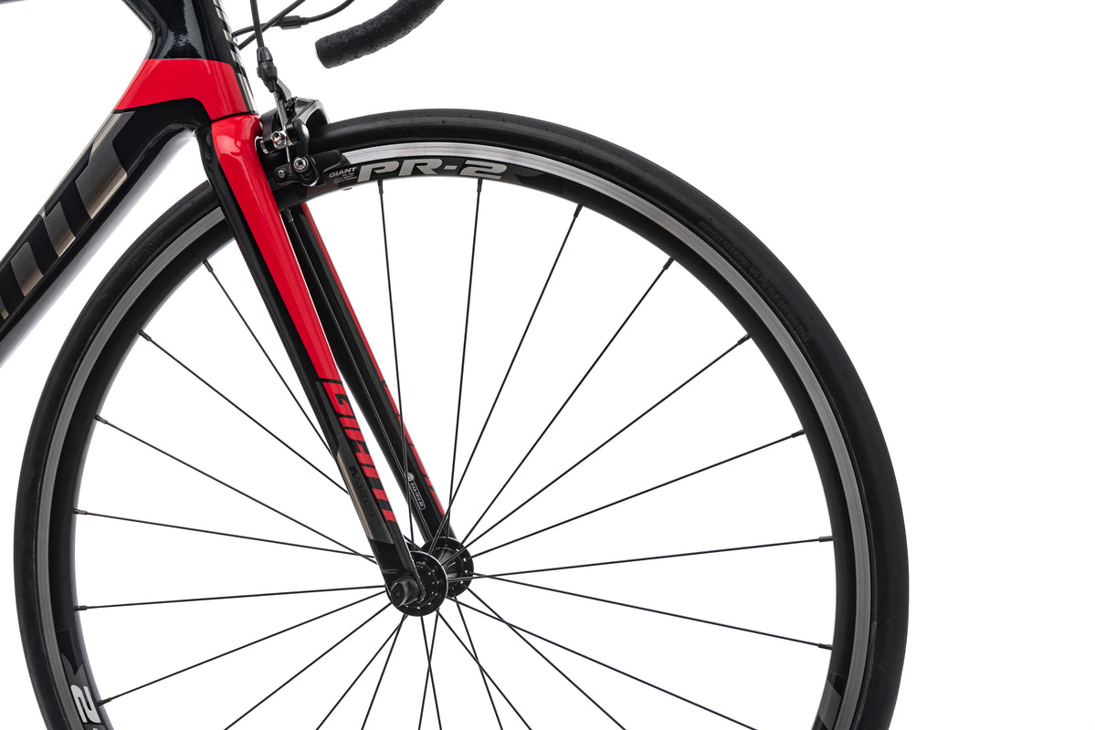 Giant TCR Advanced 2 Road Bike - 2019, Medium / Large front wheel