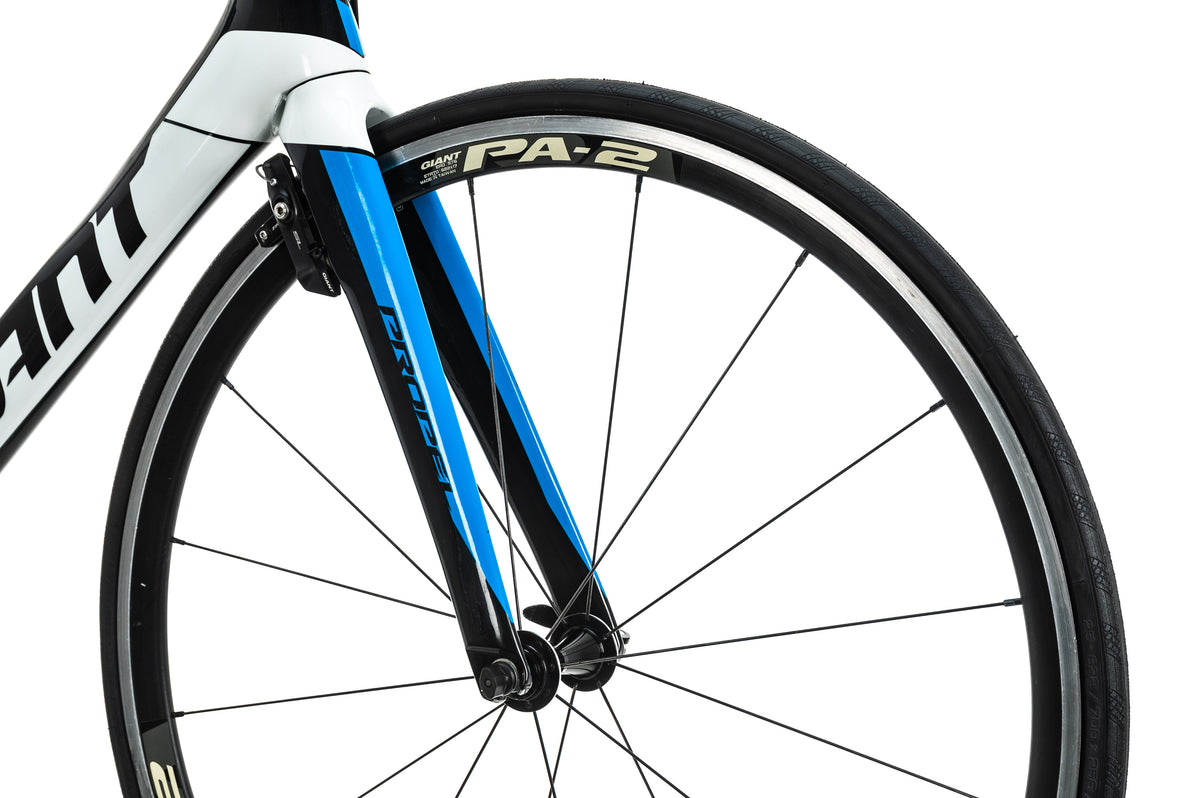 giant propel electric blue