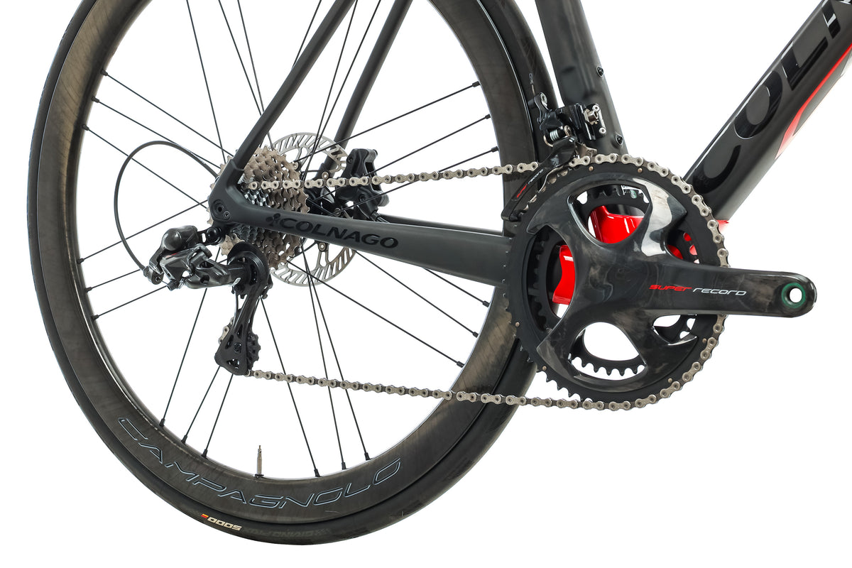 Vélo route carbone 700C, SRAM Force eTap AXS, roues Roval, 7,44 kg Vélo route carbone 700C, SRAM Force eTap AXS, roues Roval, 7,44 kg