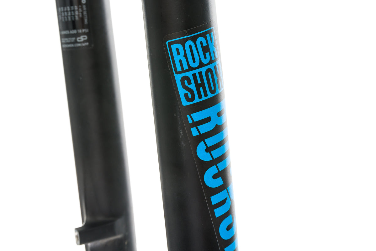 RockShox Pike RC Fork 27.5" 160mm Travel 15x110mm Thru Axle Tapered Black/Blue front wheel