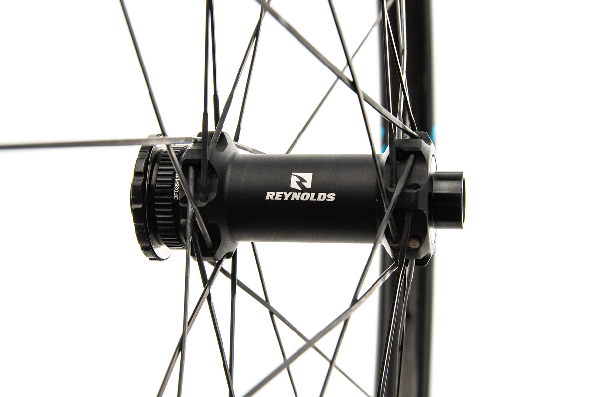 Reynolds TR 309 S Carbon Tubeless 29" Front Wheel sticker