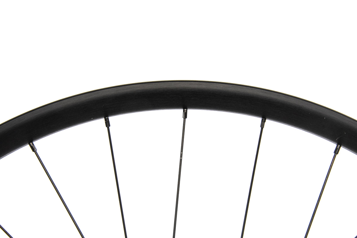 Roval Traverse Boost Aluminum Tubeless 29" Front Wheel cockpit