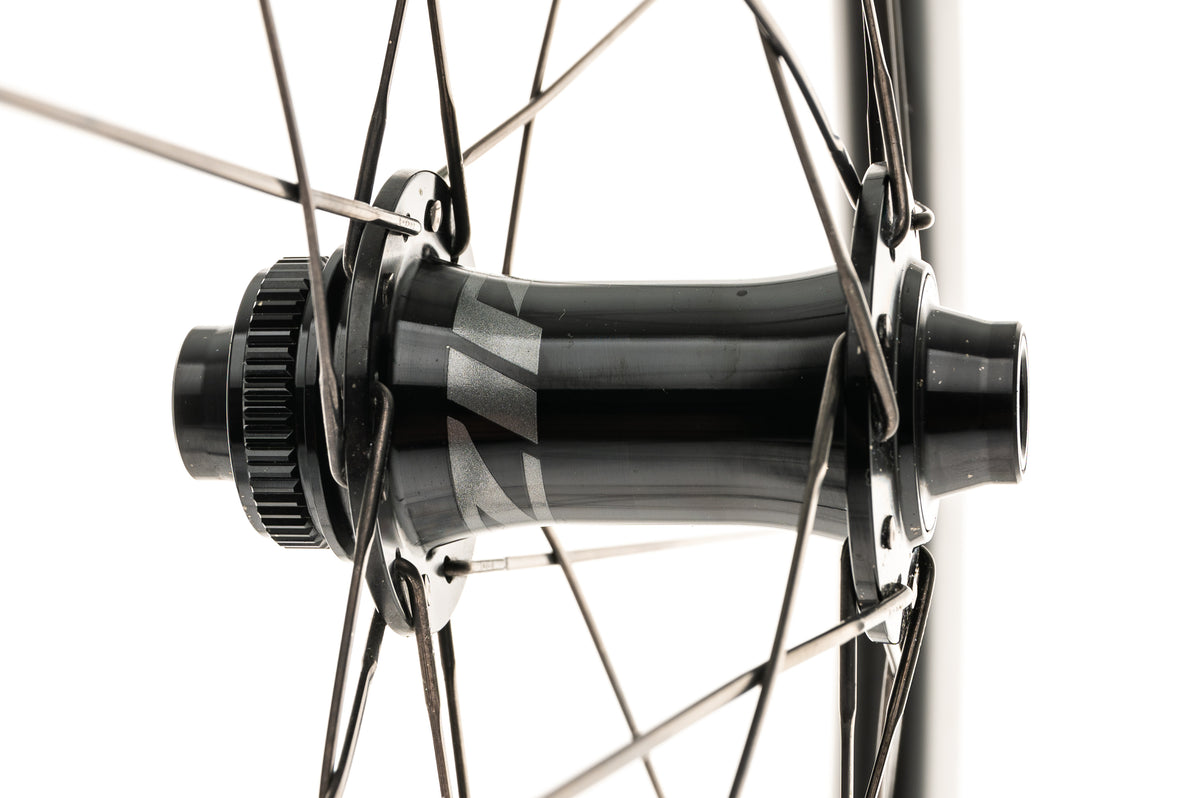 zipp 303s carbon tubeless disc