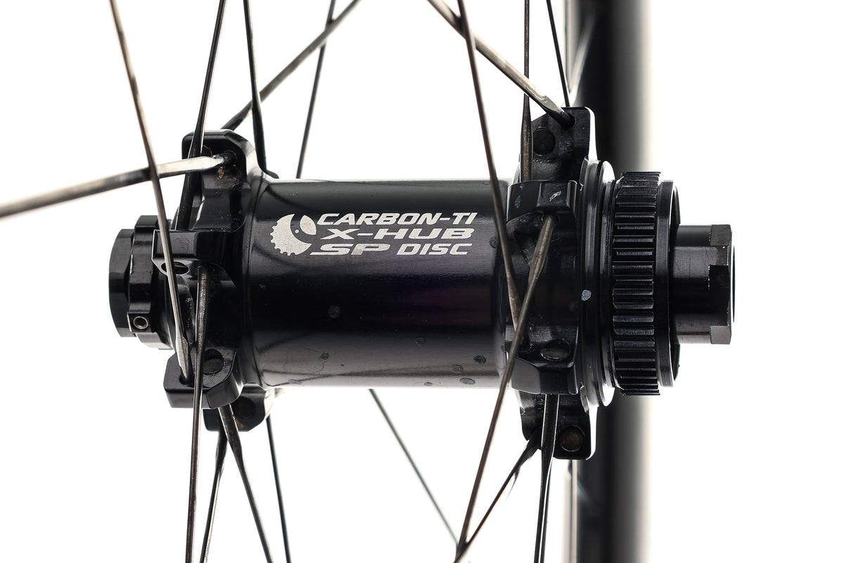 Light Bicycle Falcon Rim AR46 Disc Carbon Tubele | The Pro's Closet