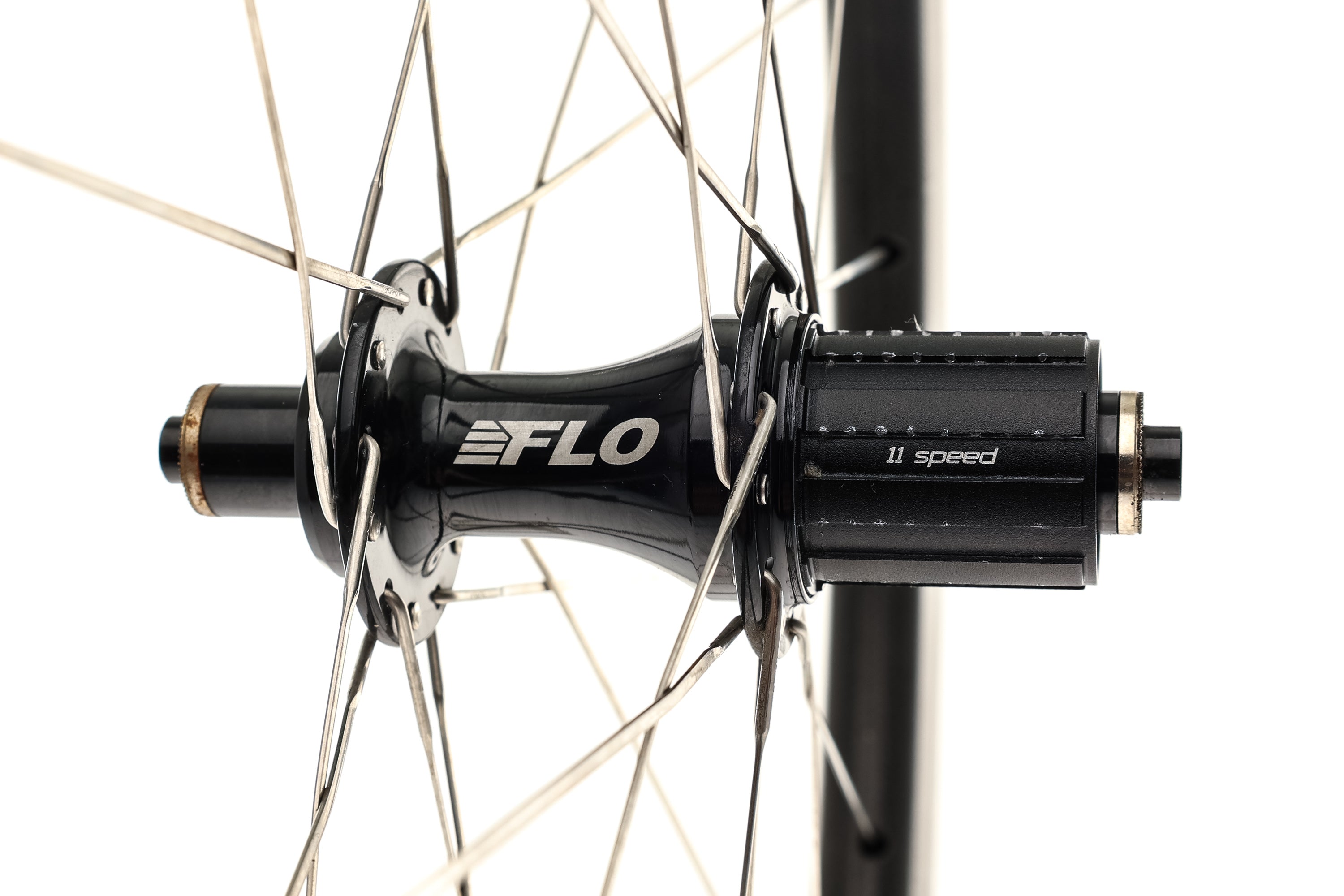 FLO 60 Aluminum + Carbon Tubeless 700c Wheelset | The Pro's Closet