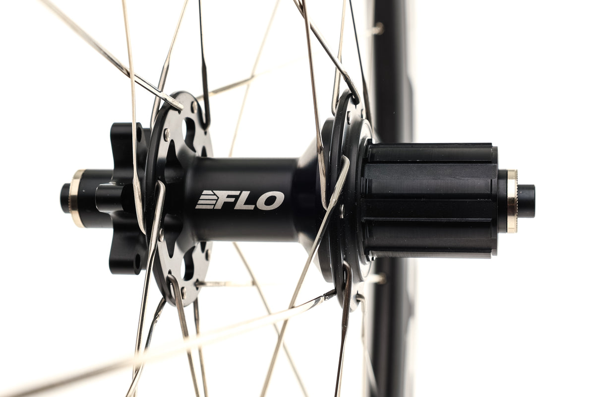 FLO 60 Disc Carbon Clincher 700c Wheelset | The Pro's Closet