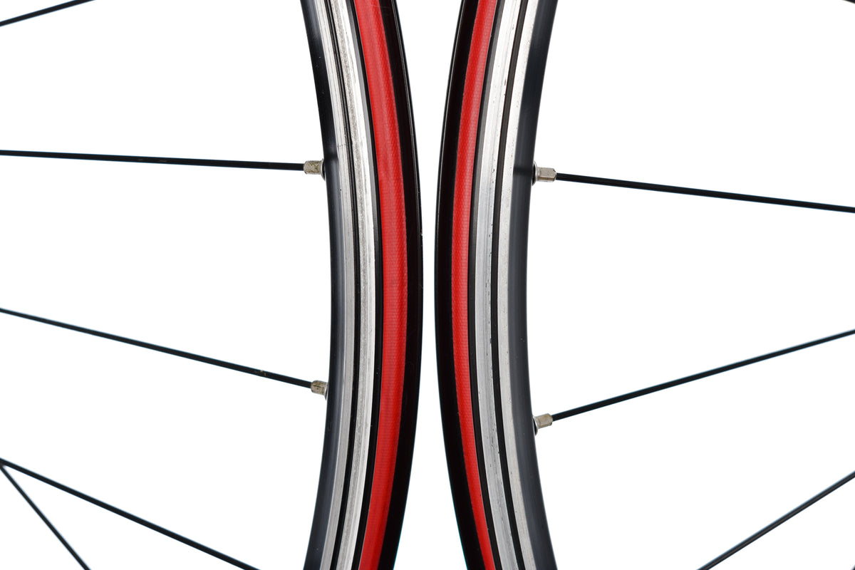 Roue avant mavic rouge - Équipements vélos Roue avant mavic rouge - Équipements vélos