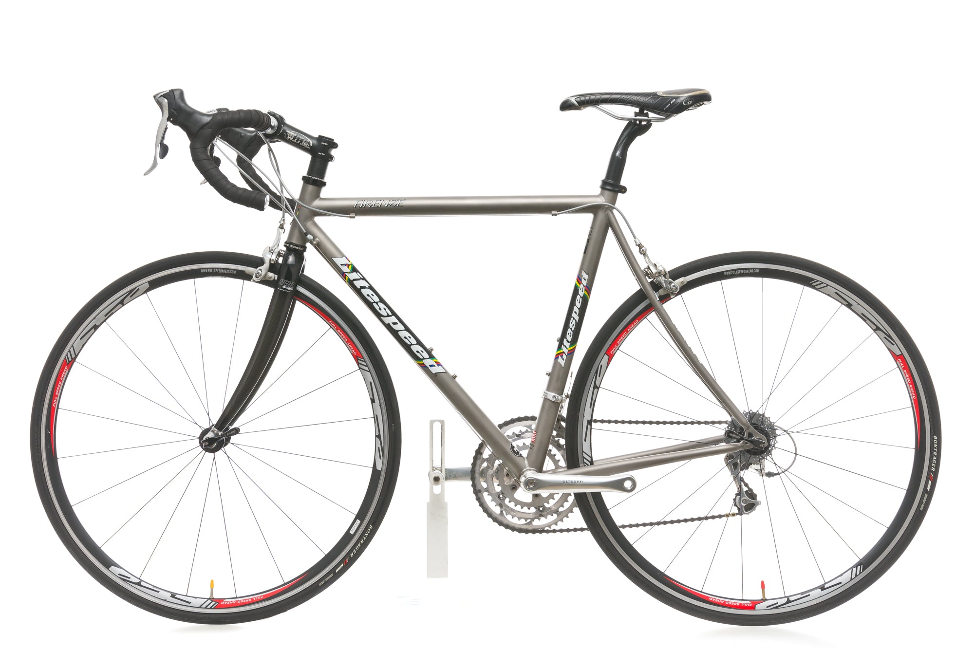 trek bicycle firenze Madone SL 5 Gen 8 Madone SL 5 Gen 8 is a lightweight aero road bike that brings elite racing tech to a lower price point Trek Checkpoint Rental Florence |